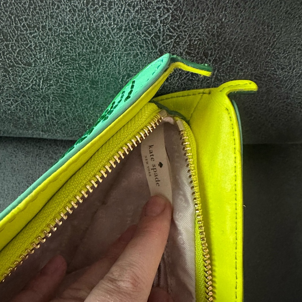 Kate spade banana leaf clutch - Picture 9 of 16